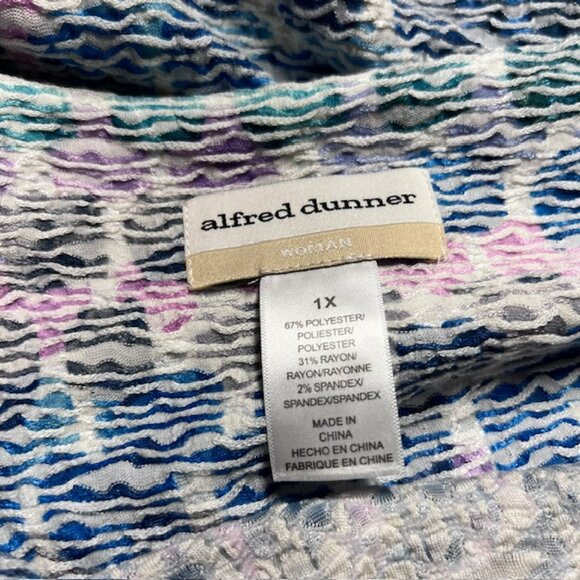 Alfred Dunner White, Green & Blue Asymmetrical Hem Blouse Size 1X - Picture 8 of 8